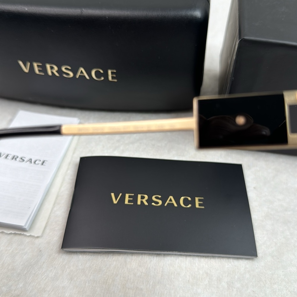 VERSACE BLACK GOLD MEDUSA UNISEX AVIATOR SUNGLASSES WITH CASE BOX AND BOOKLET - Picture 11 of 16